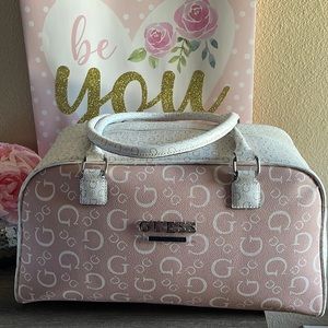 ⭐️Guess luggage